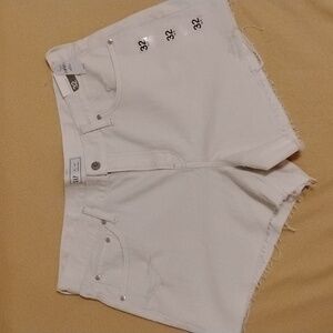 GAP Ultrasoft Denim Shorts Off White Size 32/14R NWT